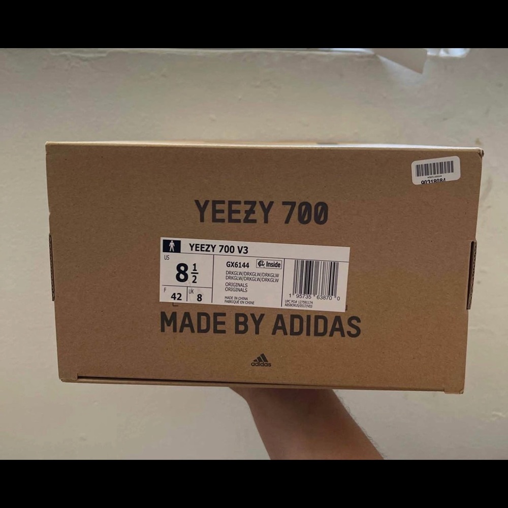 Yeezy size 8.5 men “dark glow” authentic only!